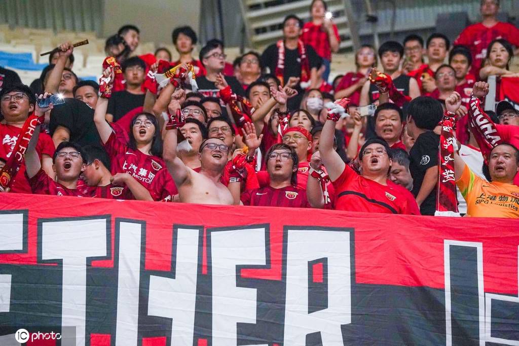 宋老点点头，却客气道：施神医的名声，老朽也听说过，还请不要妄自菲薄，无论如何，你能来这一趟，就已经是有恩于我了。